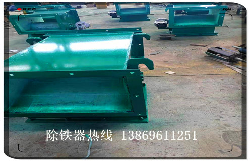 永磁管道除鐵器，廣東永磁管道除鐵器廠(chǎng)家_專(zhuān)用永磁自卸式除鐵器價(jià)格_廣東永磁管道除鐵器生產(chǎn)廠(chǎng)家 